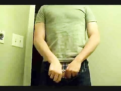 guy jerks in boxers