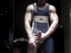 Muscleboy Huge Cumshot