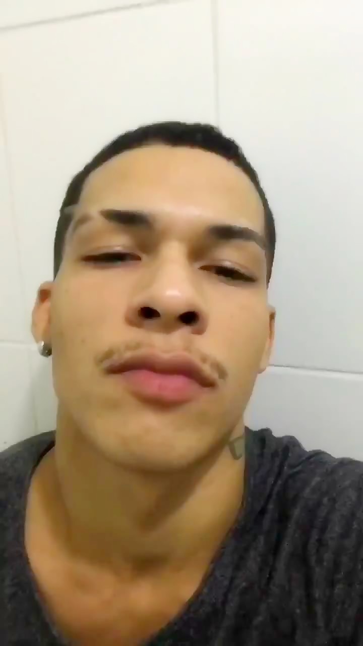 Latin Papi shows us what he is packing