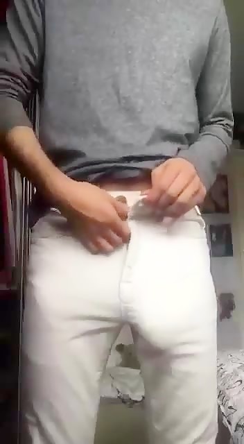 Slim Stud Unleashes his huge cock