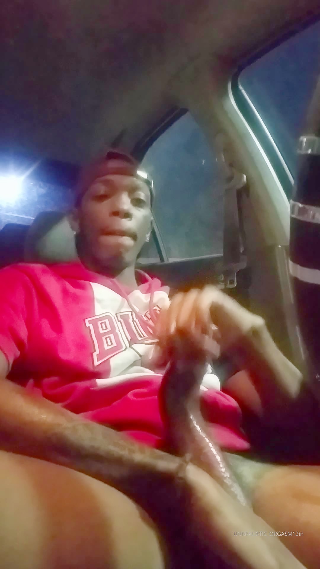 Huge cock cums in car