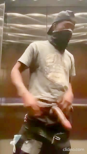 EddiebigDickk's elevator show