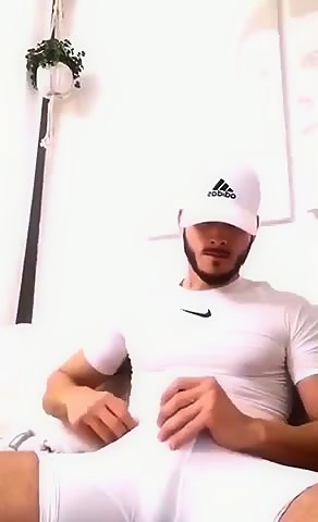 Does anyone know who this is please help me . Drop his @ in the comments please