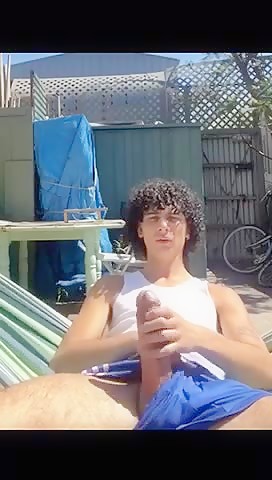 Does anyone know who this is ? Please drop his name in the comment section