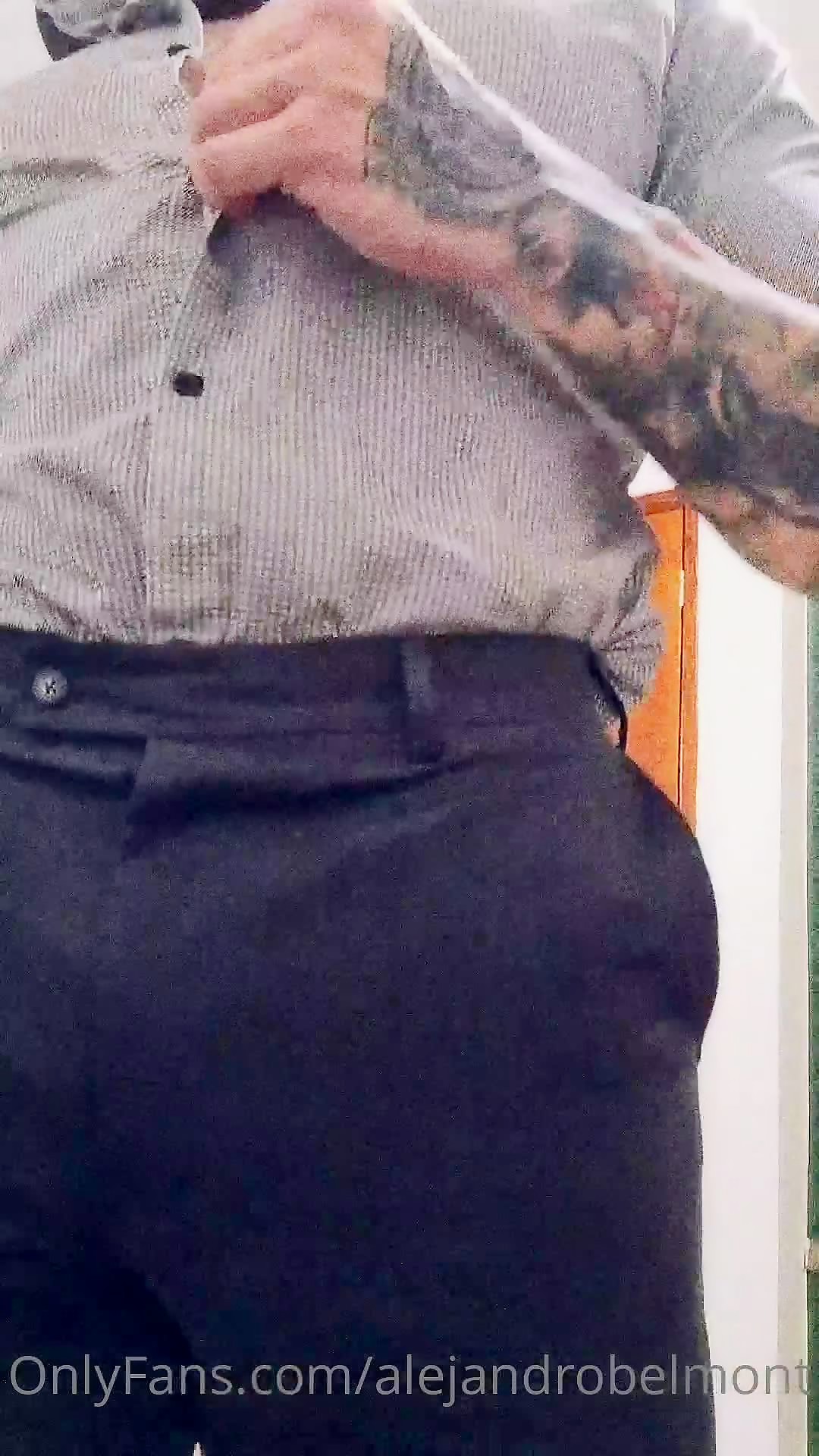 Alexbelmont96 gets serviced (XXXL Cock)
