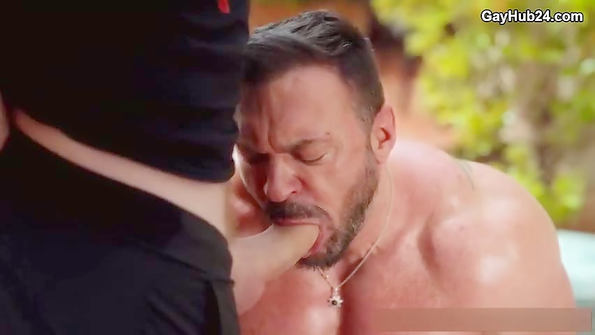 Tim baise bodybuilder
