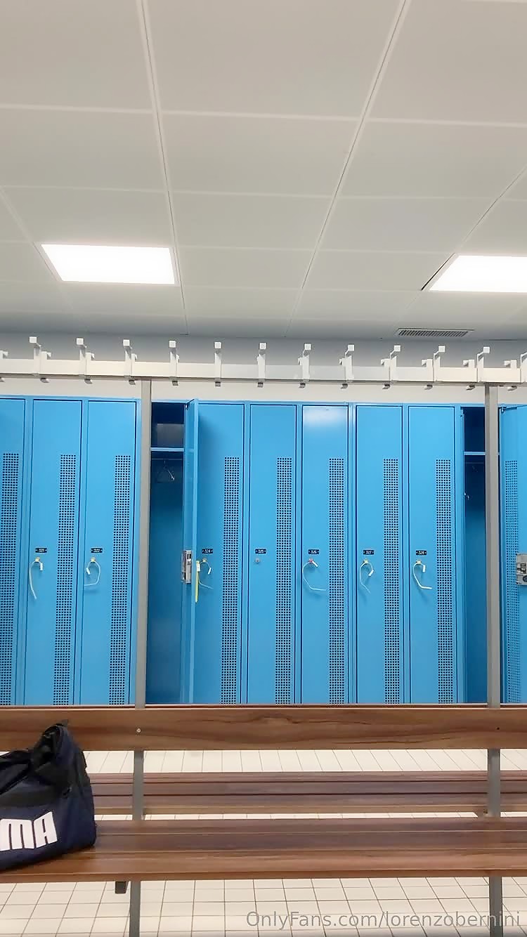 public locker room wank