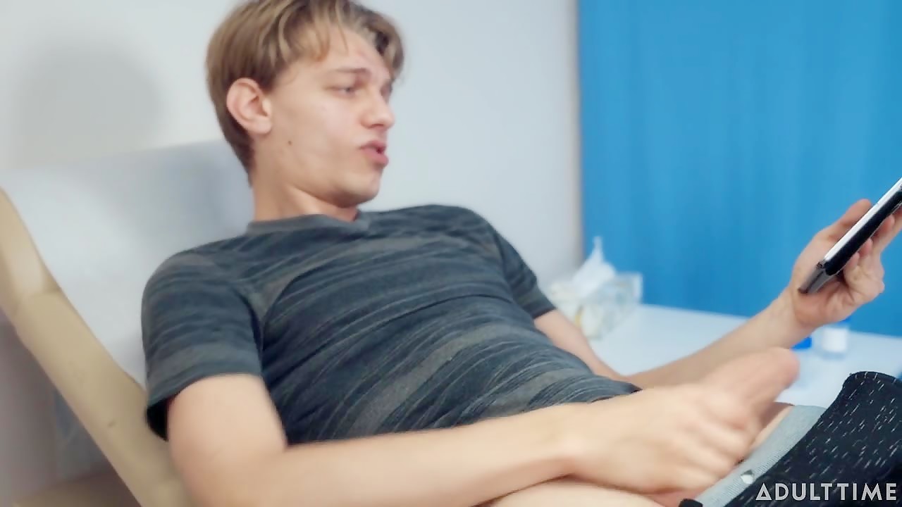 Leo Louis and Ryan Jacobs donating sperm
