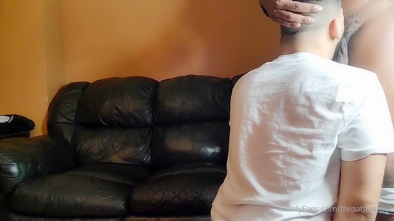 Hungfootlong Gets Bis Big Dick Sucked