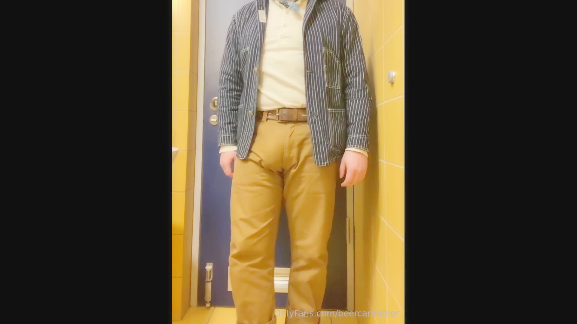 Girthy BEERCAN Dad shows off his HUGE THICK COCK